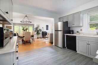 37 Greene Ave in Canaan, CT - Building Photo - Building Photo