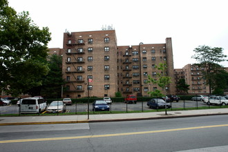 Linden Towers Coop in Flushing, NY - Building Photo - Building Photo