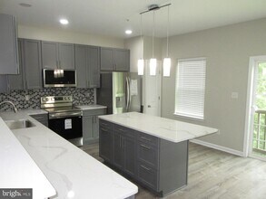 707 S Twin Lakes Blvd in Newark, DE - Building Photo - Building Photo