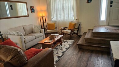 1256 NW 110th Ave in Plantation, FL - Building Photo - Building Photo