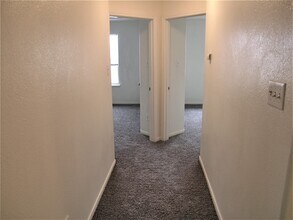 2926 Meadowglen Crest in Houston, TX - Building Photo - Building Photo