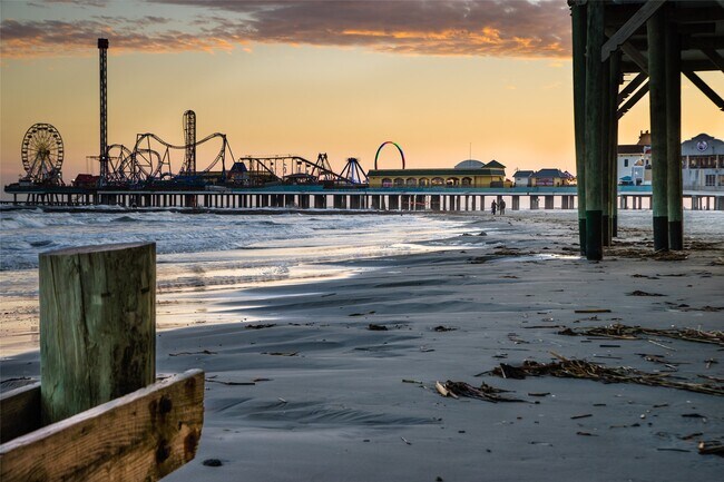123 The Strand in Galveston, TX - Building Photo - Building Photo
