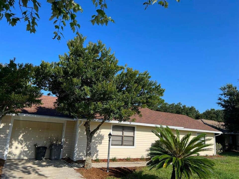 45 Felshire Ln in Palm Coast, FL - Building Photo