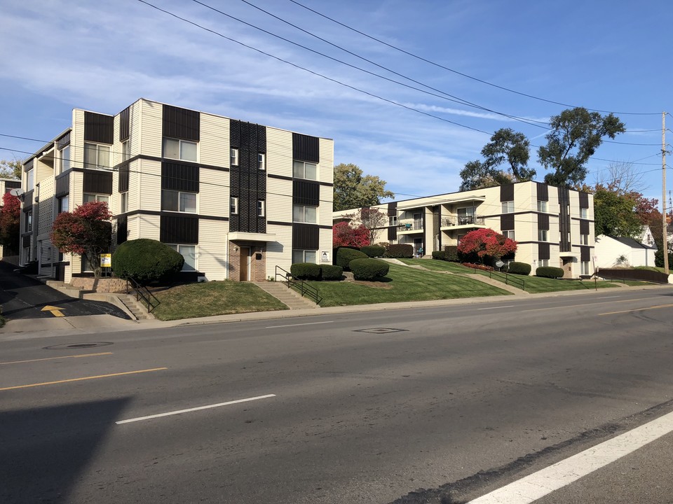 2428 W Central Ave in Toledo, OH - Building Photo