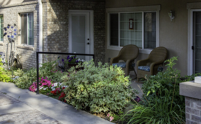 Riley Court in Bountiful, UT - Foto de edificio - Building Photo