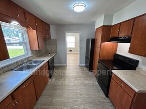 215 N Walnut St in Englewood, OH - Building Photo - Building Photo