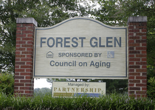 Forest Glen in Shelby, NC - Foto de edificio - Building Photo