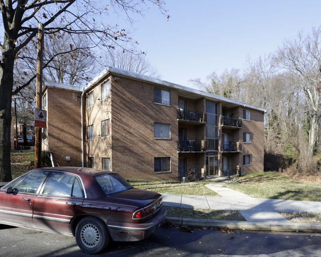 2001 28th St SE in Washington, DC - Foto de edificio - Building Photo