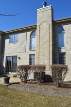 18123 94th Ave in Tinley Park, IL - Foto de edificio - Building Photo