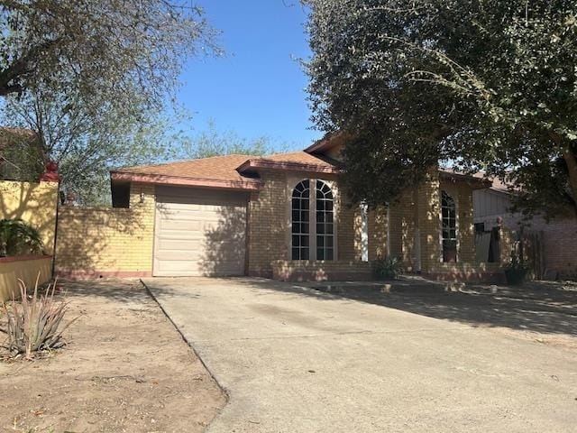 156 Lynn Loop in Laredo, TX - Building Photo