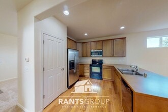 5400 Summerwalk St SE in Lacey, WA - Building Photo - Building Photo