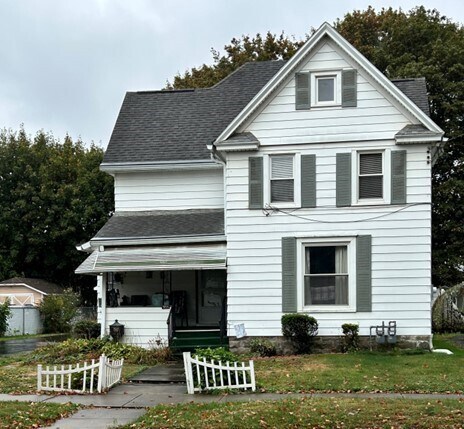955 Davis St in Elmira, NY - Building Photo