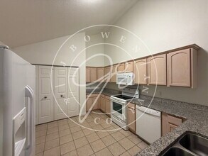 10852 Fox Cove Dr in Perrysburg, OH - Building Photo - Building Photo