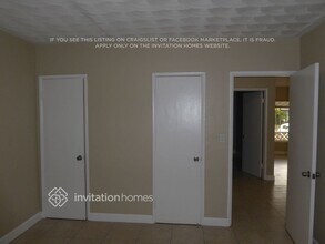 2201 N 57th Ave in Hollywood, FL - Foto de edificio - Building Photo