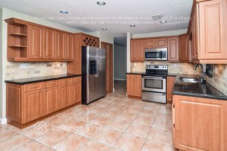 1121 NW 129th Pl in Miami, FL - Building Photo - Building Photo