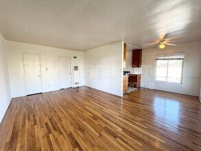 4800 W Beverly Blvd in Los Angeles, CA - Building Photo - Building Photo