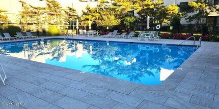 5 Sea Breeze Ct in Long Branch, NJ - Building Photo - Building Photo