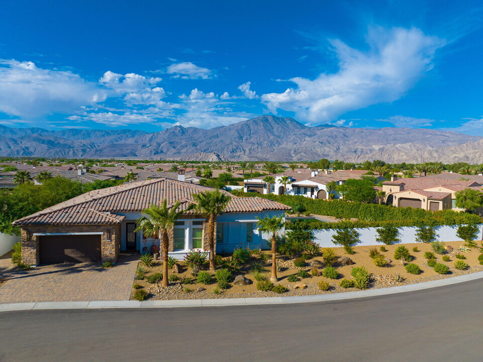 81665 Chant Ct in La Quinta, CA - Building Photo