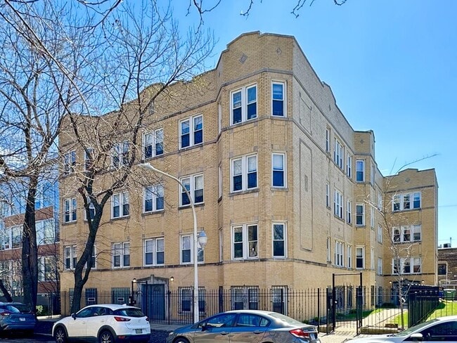 property at 1929 W Crystal St