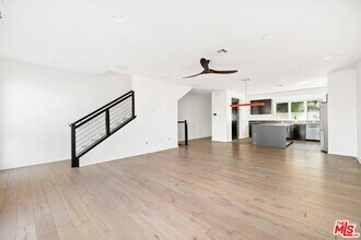 2920 Rowena Ave in Los Angeles, CA - Building Photo - Building Photo