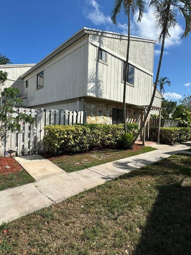 property at 11866 Sturbridge Ln