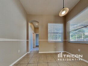 1504 Canoe Dr in Lutz, FL - Building Photo - Building Photo