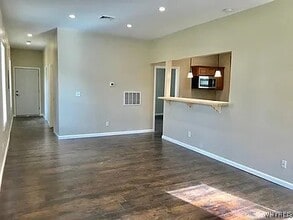 257 E Ferry St in Buffalo, NY - Building Photo - Building Photo