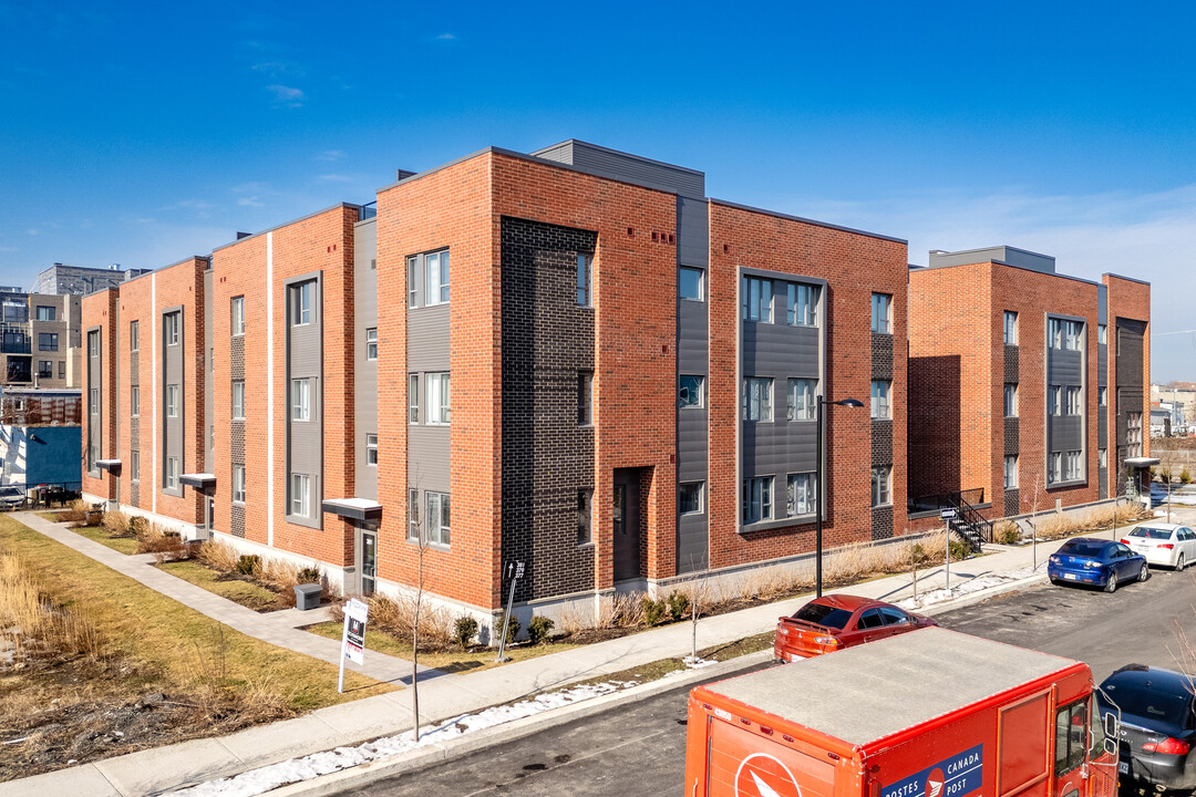 360 George-V Av in Lachine, QC - Building Photo