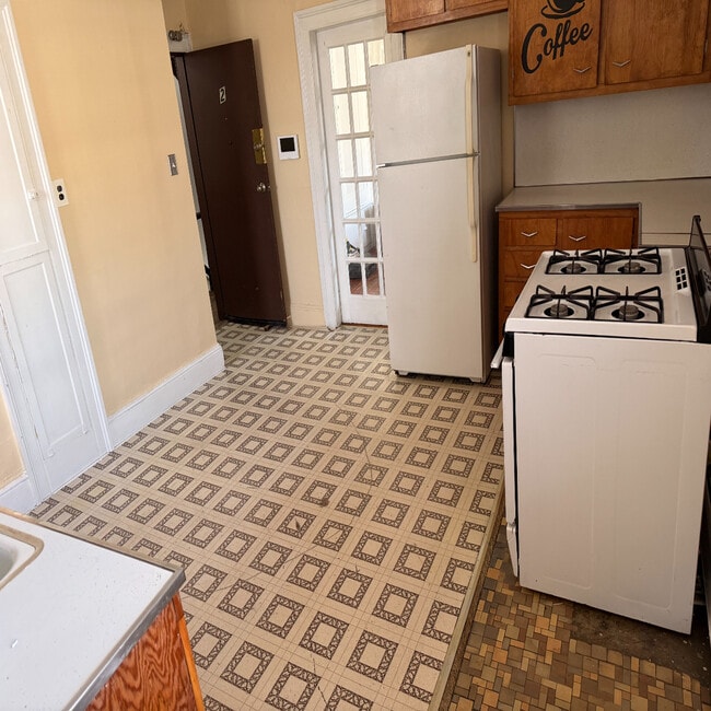 298 Hoboken Ave, Unit 1 in Jersey City, NJ - Building Photo - Building Photo