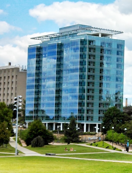 Morgens Hall in Cincinnati, OH - Foto de edificio