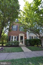 21090 Lost Moccasin Terrace in Ashburn, VA - Foto de edificio - Building Photo