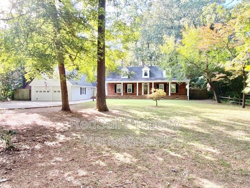 801 Wormley Creek Dr in Yorktown, VA - Foto de edificio