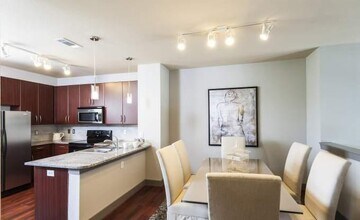 875 N Eldridge Pkwy in Houston, TX - Building Photo - Building Photo