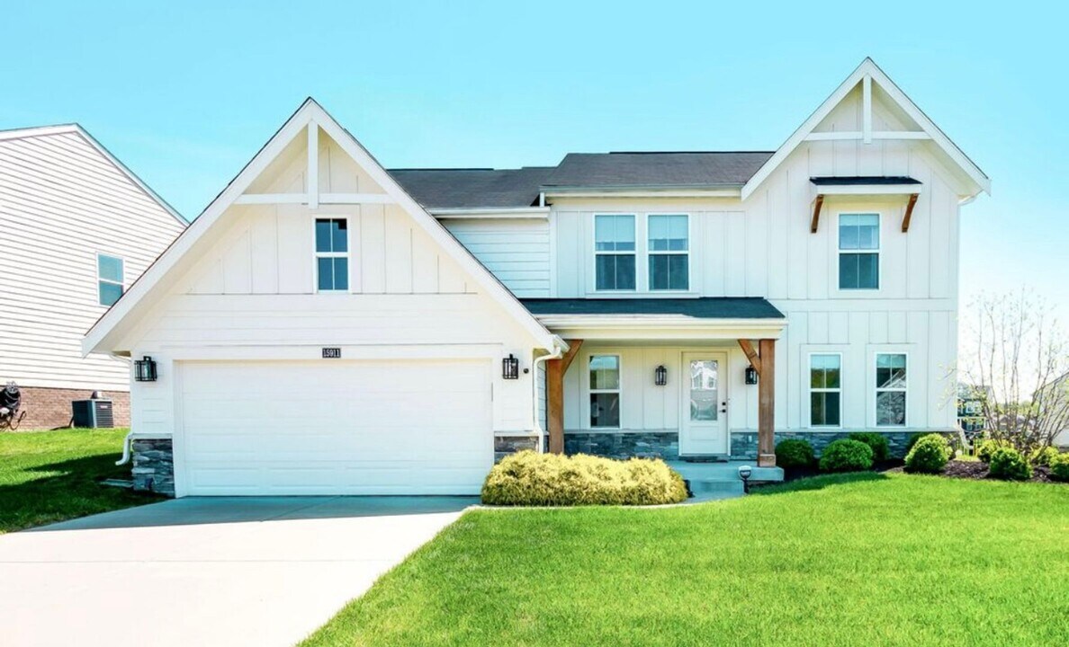 15911 Long Meadow Way in Louisville, KY - Building Photo