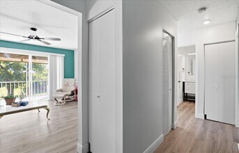 3580 38th Ave S in St. Petersburg, FL - Building Photo - Building Photo