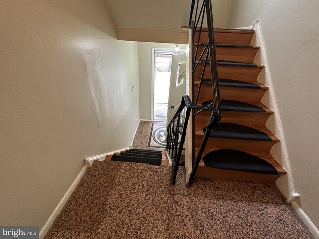 9211 Ashton Rd in Philadelphia, PA - Building Photo - Building Photo