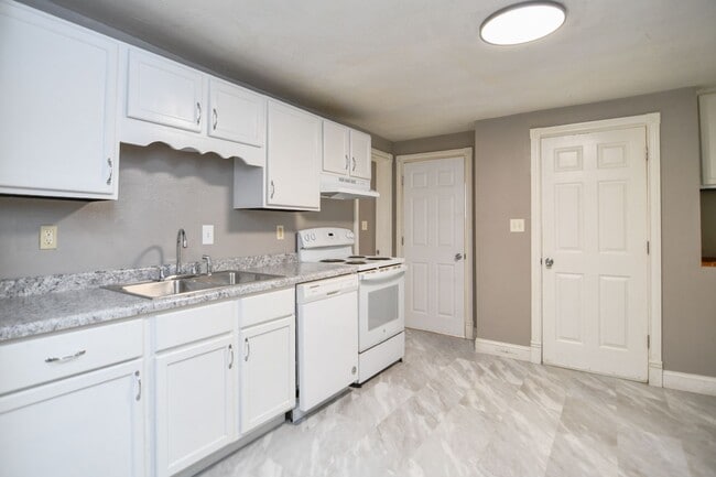 320 N Ashland Ave in Green Bay, WI - Building Photo - Building Photo