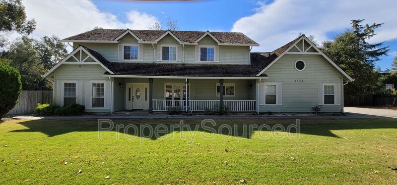 5054 E Eastview Dr in Morada, CA - Building Photo