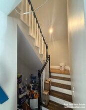 71 Hillside St, Unit 3 in Boston, MA - Foto de edificio - Building Photo