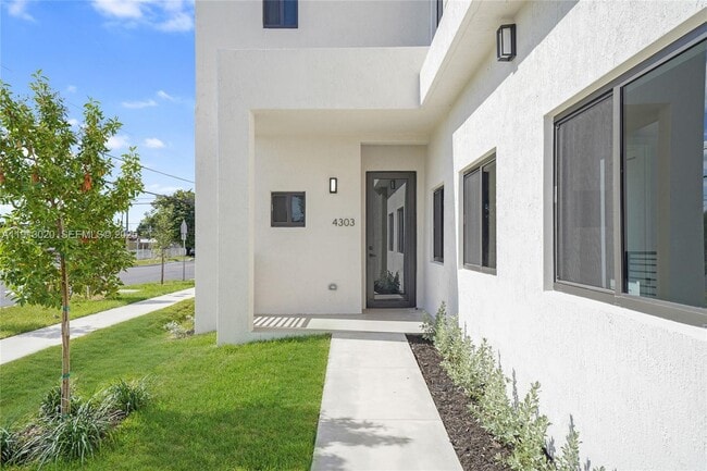 property at 4303 E 8th Ct