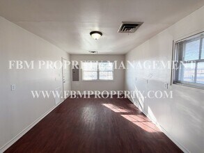 2200 Country Club Rd in Ennis, TX - Building Photo - Building Photo