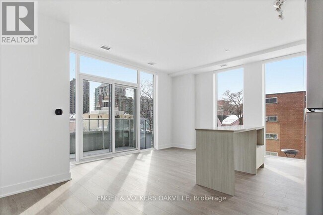 2088 James St in Burlington, ON - Building Photo - Building Photo