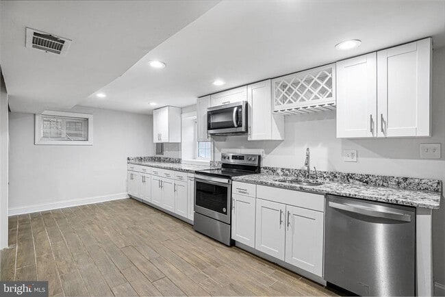 property at 3158 Westover Dr SE