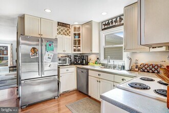 6302 Shiplett Blvd in Burke, VA - Building Photo - Building Photo