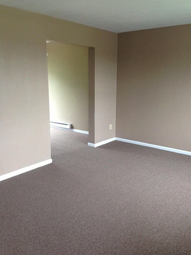 4 Windsor Ct in Millersville, PA - Building Photo - Building Photo