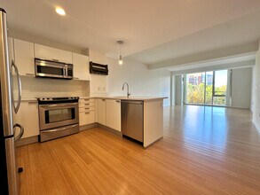 2 Earhart St, Unit 409 in Cambridge, MA - Building Photo - Building Photo