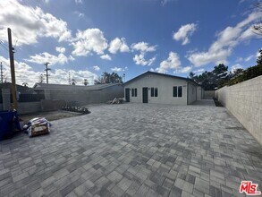 6831 Bellaire Ave in Los Angeles, CA - Building Photo - Building Photo