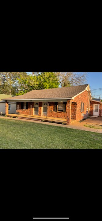 1702 Bunch St in Corinth, MS - Building Photo