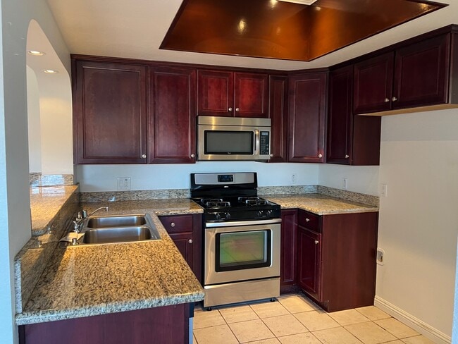 10943 Laurel Canyon Blvd, Unit C-20 in San Fernando, CA - Building Photo - Building Photo