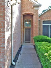 1808 Ingleside Dr in Flower Mound, TX - Foto de edificio - Building Photo